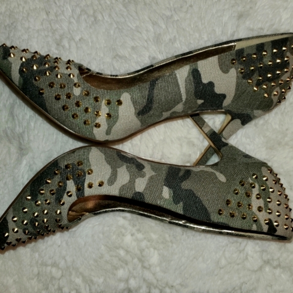 Heels 🥳 - Picture 3 of 6